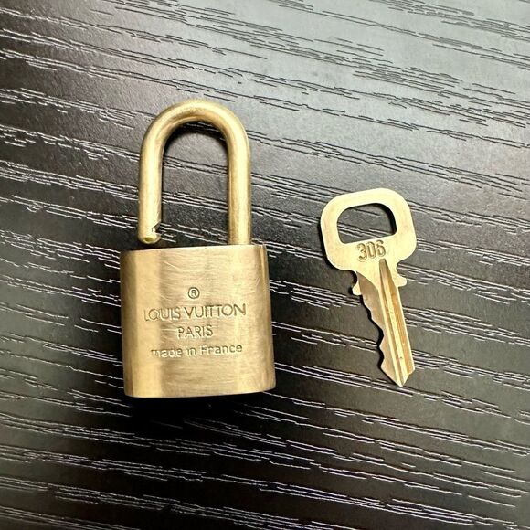 EUC Authentic Louis Vuitton Brass Lock & Key  #306 - Picture 1 of 10